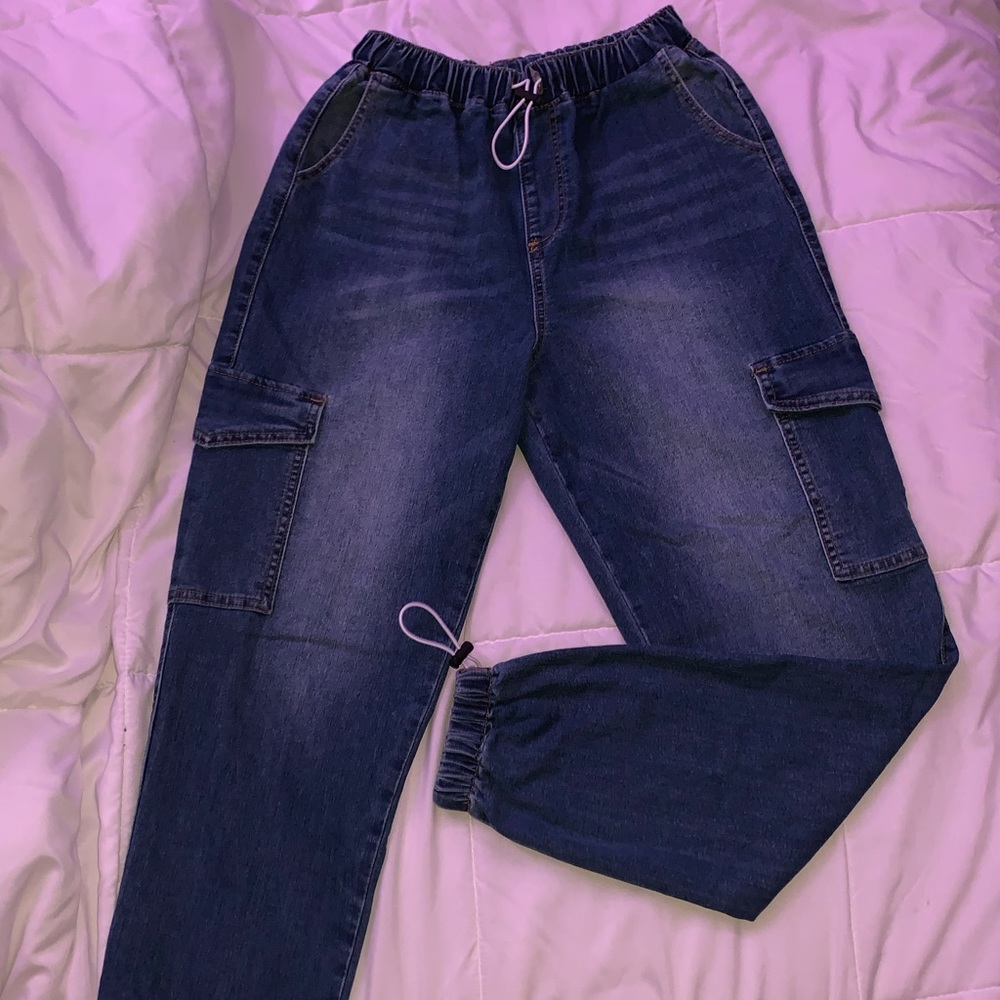 Forever 21 jeans, blue, never worn, cute :)